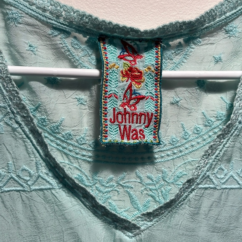 JOHNNY WAS - short sleeve top with beautiful embroidery! Size L